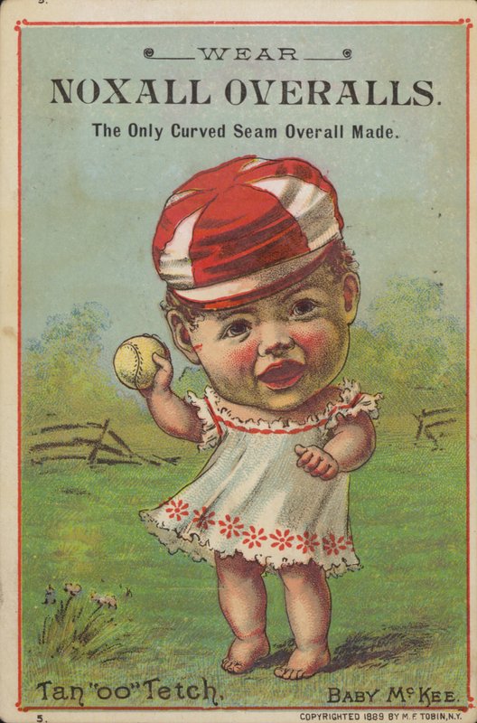 Bébé tenant une balle de baseball - American School