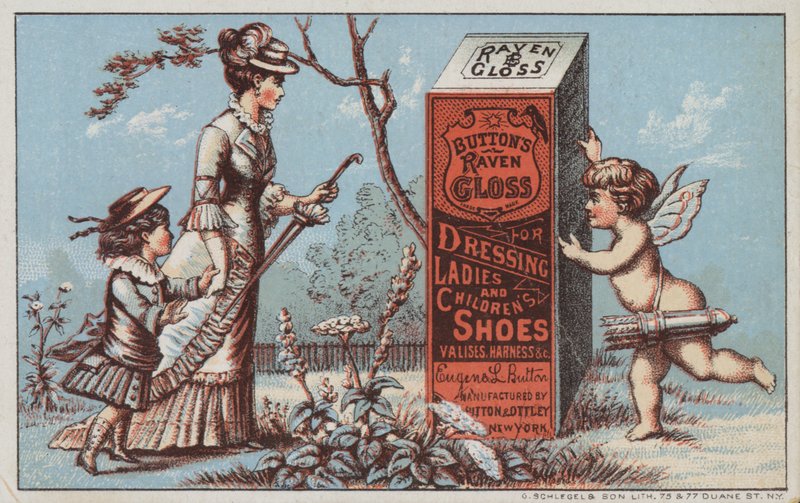 Dame et fille regardant le cirage de chaussures - American School