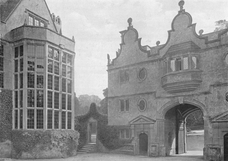 Stanway : La Cour et la Porte - Charles Latham
