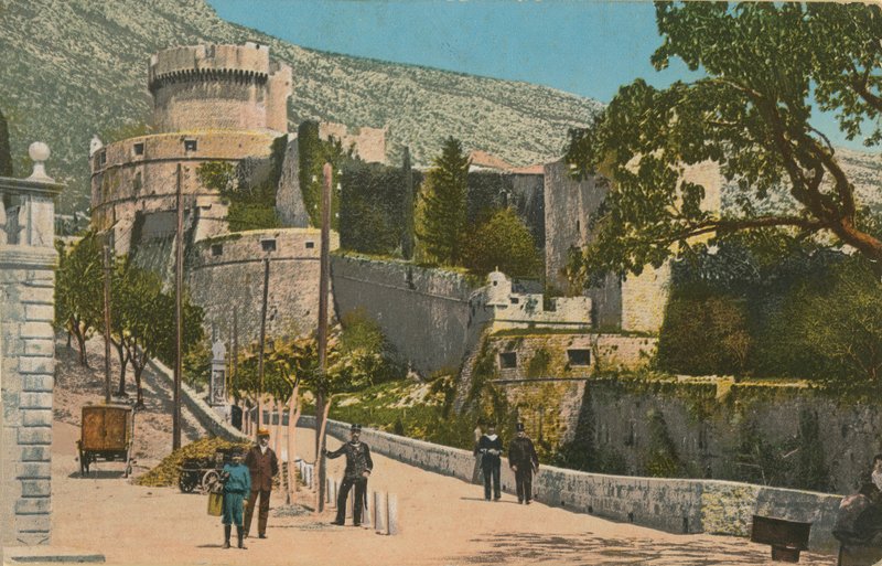 Château - English Photographer