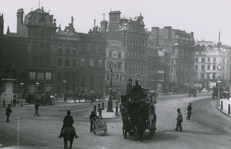 Vue générale de Charing Cross - English Photographer