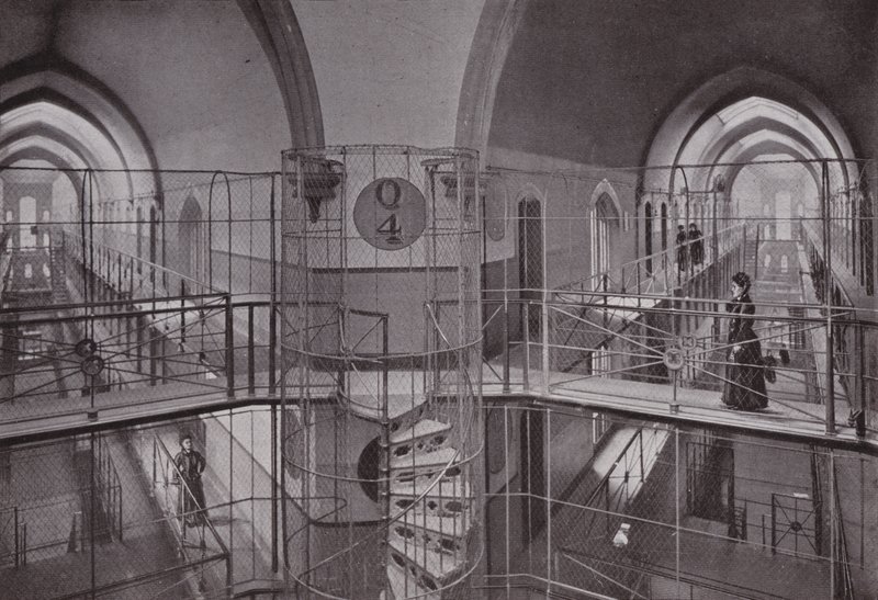 Prison de Holloway, vue intérieure - English Photographer