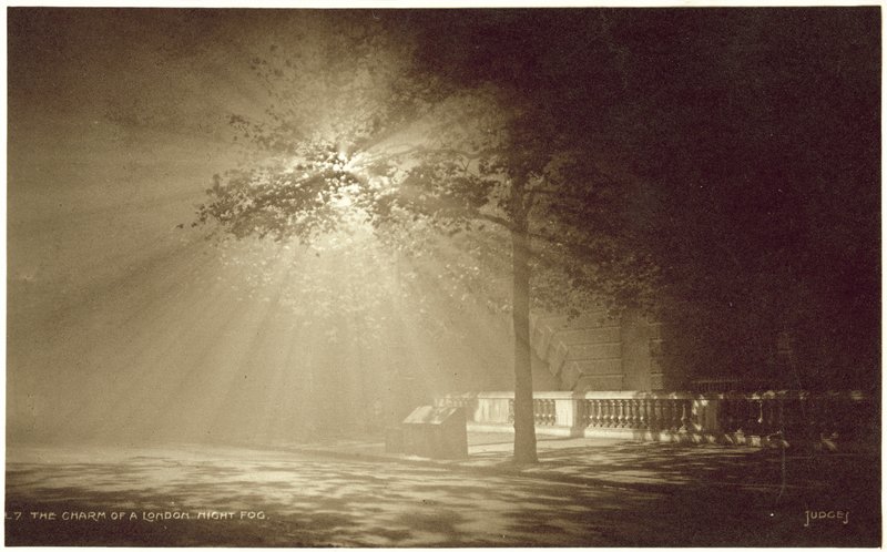 Brouillard nocturne à Londres - English Photographer