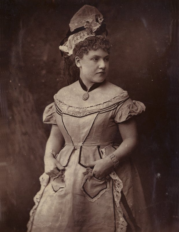 Pauline Rita - English Photographer