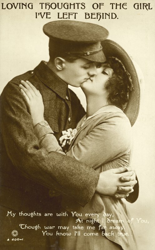 Soldat embrassant une fille - English Photographer