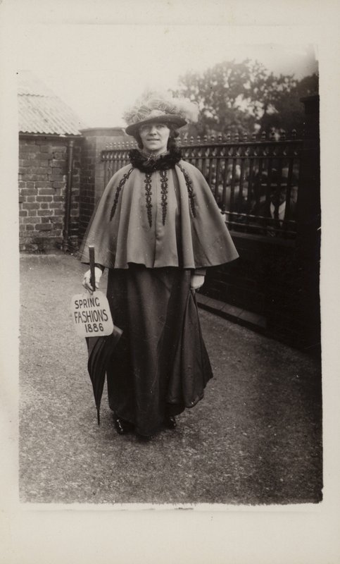 Modes de printemps, 1886 - English Photographer