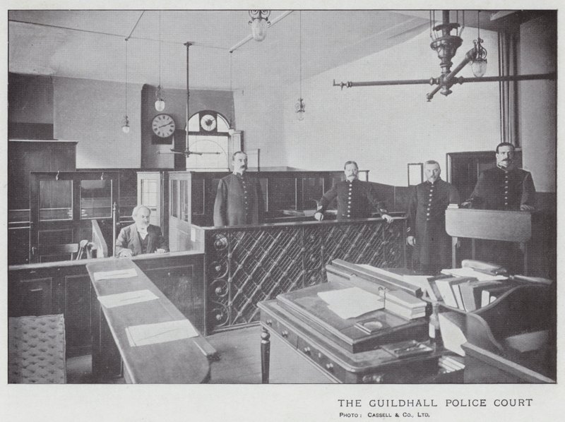 Le Tribunal de Police de Guildhall - English Photographer