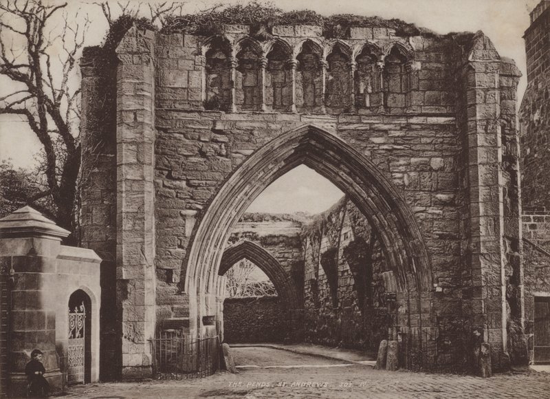 Les Pends, St Andrews - English Photographer