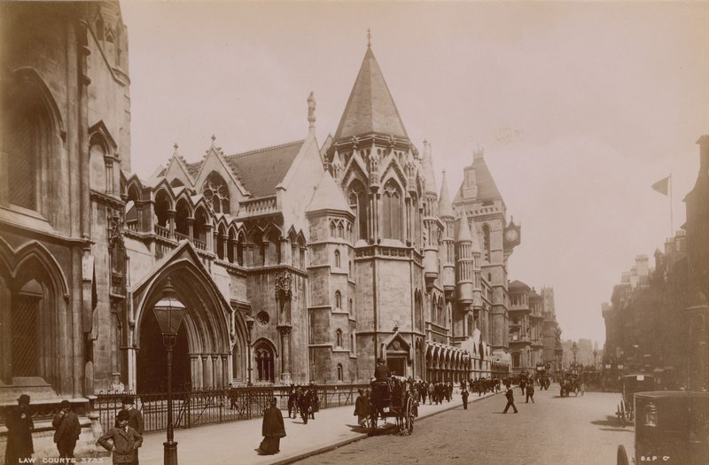 Les Royal Courts of Justice - English Photographer
