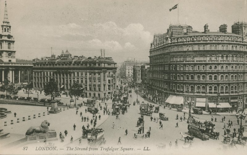 The Strand depuis Trafalgar Square, Londres - English Photographer