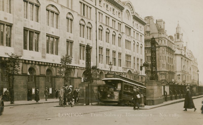 Tramway souterrain, Bloomsbury, Londres - English Photographer