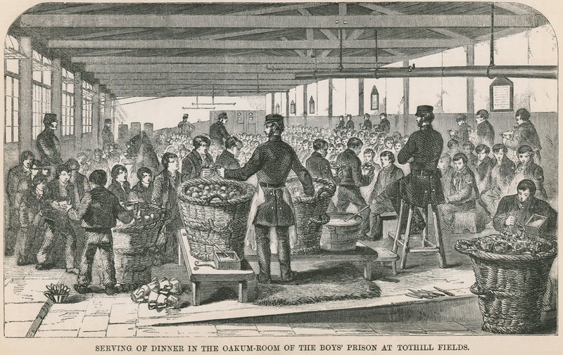 Service du dîner dans la salle de l