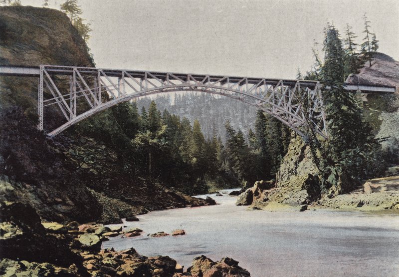 Pont sur la rivière du Saumon, Colombie-Britannique - European Photographer