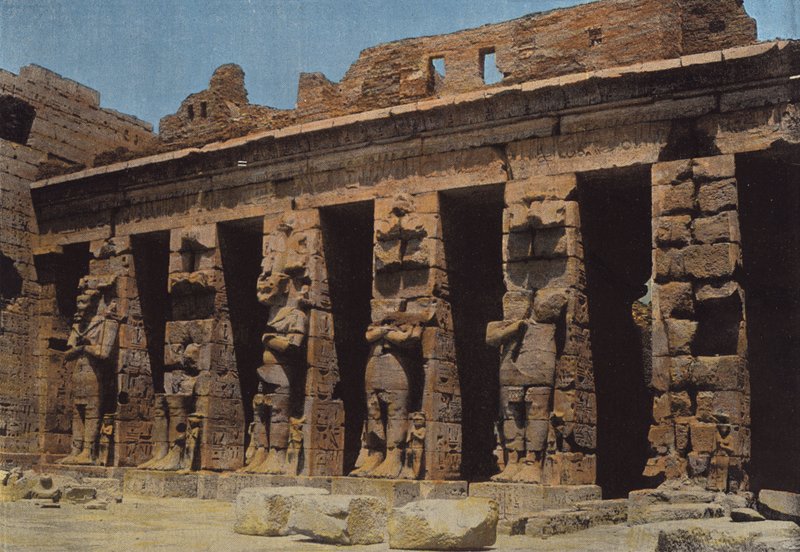 Thèbes, première cour du grand temple - European Photographer