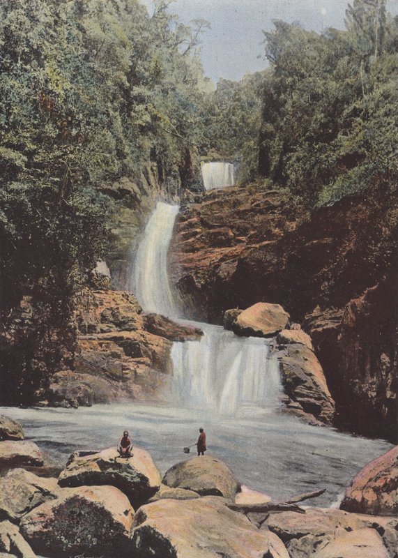 Cascade de Namora, côte est - European Photographer