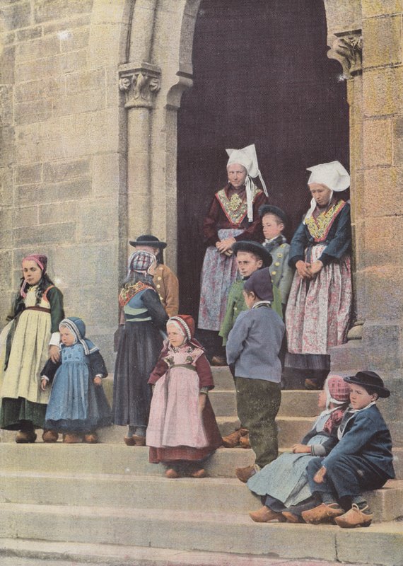 Costumes de Plougastel - European Photographer
