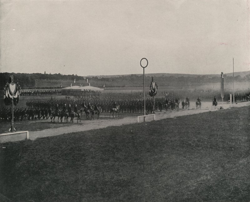 Une Revue Militaire à Longchamps - French Photographer