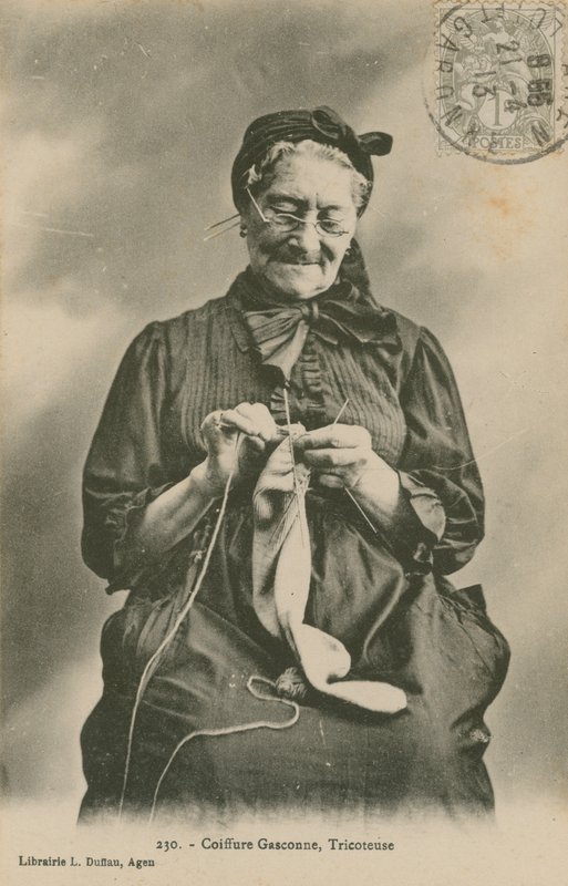 Tricoteuse - French Photographer