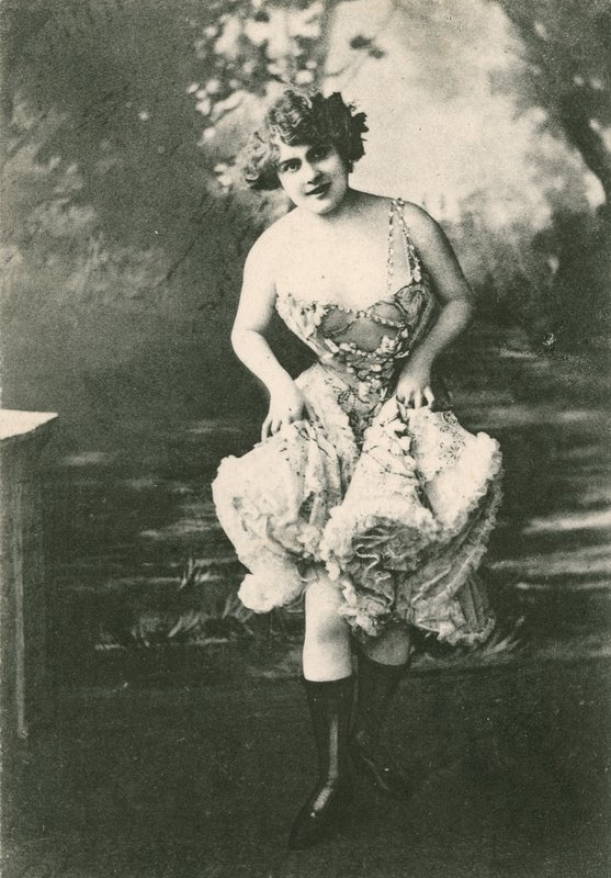 Danseuse non identifiée - French Photographer