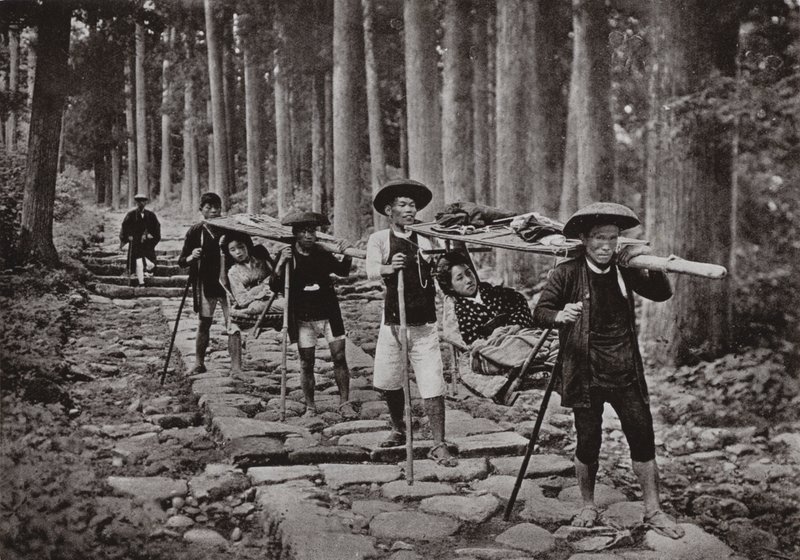 Dames voyageant en Yama Kago (photo n/b) - Herbert Ponting