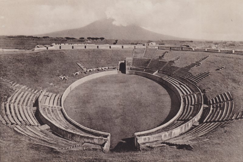 Anfiteatro, L