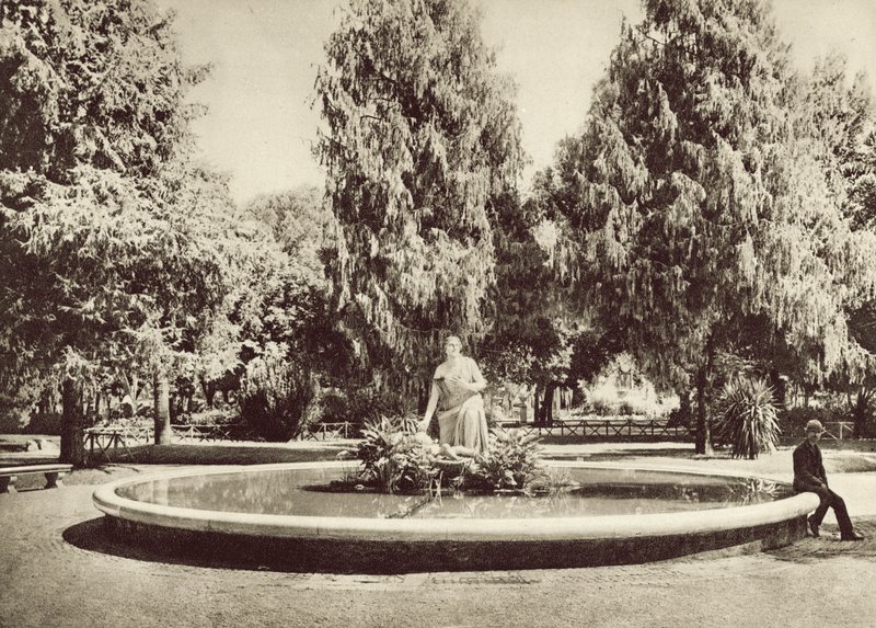 Colline du Pincio, la fontaine de Moïse - Italian Photographer