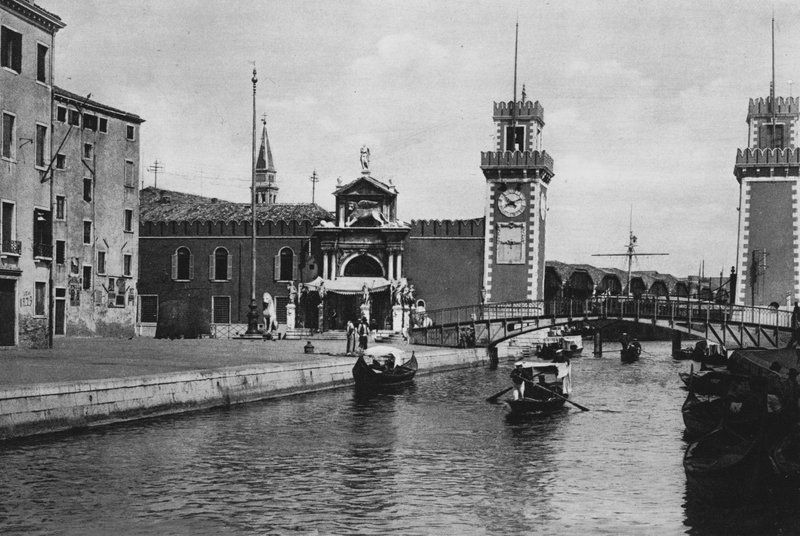 Venise, L