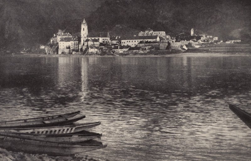 Sur le Danube - Nichol Elliot