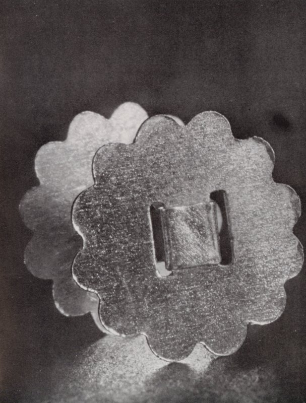 Deux attaches en papier - Paul Henning