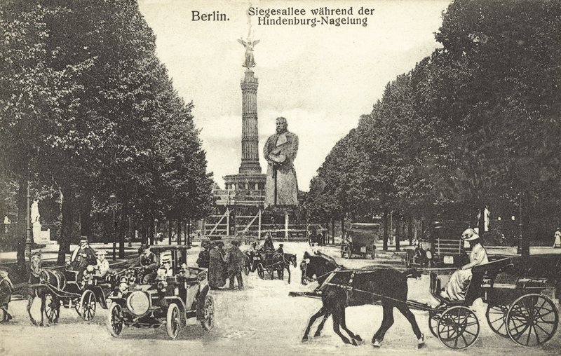 Le Hindenburg de fer, Berlin - Photographer German