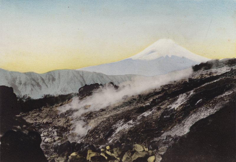 Japon, vers 1912 : Fuji depuis Ohwakudani, Hakone (photo) - Photographer Japanese