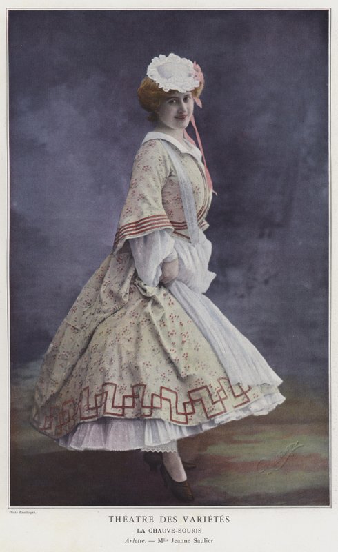 Jeanne Saulier en Arlette dans La Chauve-Souris - Reutlinger Studio