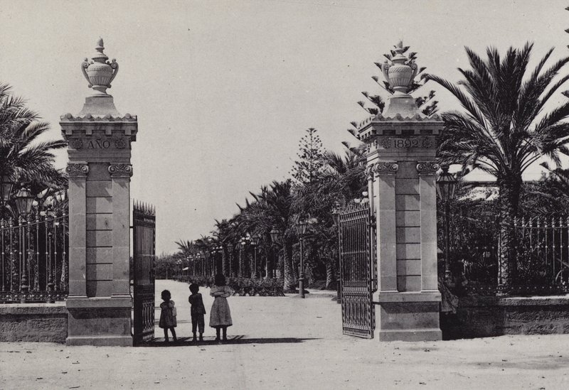 Cadix : Entrée du parc Genovés (photo n/b) - Spanish Photographer